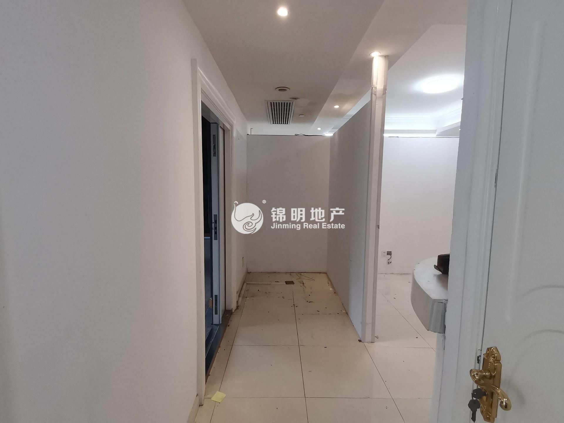 长风国盛中心111平米写字楼出租